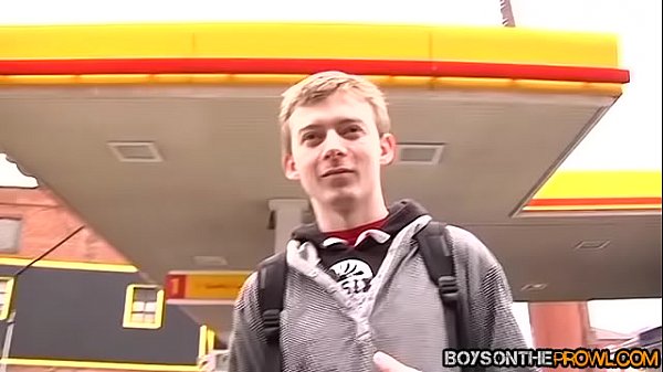 Bottom bitch Leo Paris enjoys being fucked by two twinks