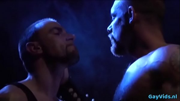 Muscle gay flip flop and anal cumshot