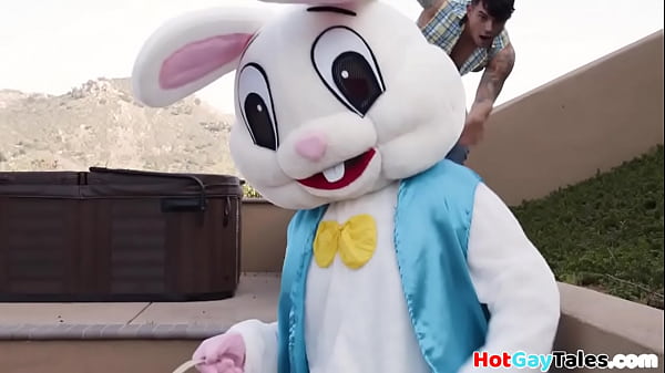 Tattooed stud barebacks costumed bottom until spraying jizz