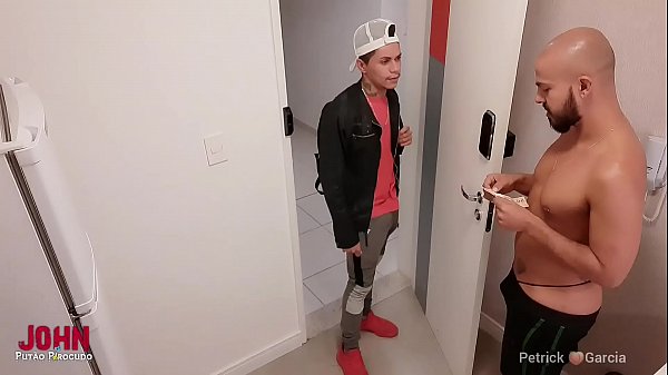 Customer pays the delivery man $100 to have sex and let him film it