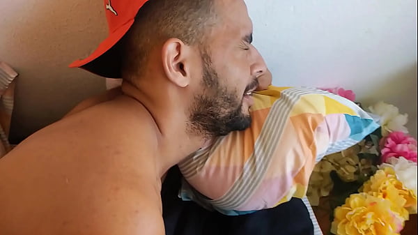 THE PARTNER GAVE ME TOY TO PLAY AND THEN PUT HIS DICK INSIDE.