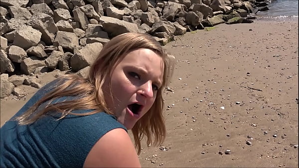 German girl with big ass has OUTDOOR SEX