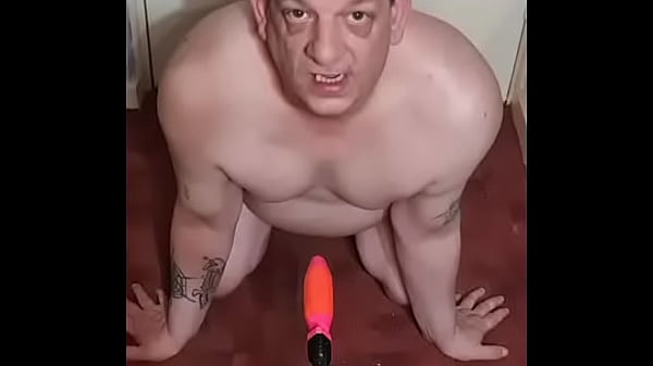 sorry for the noise what do you expect from a homemade dildo machine and dildo i made myself on full power
