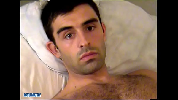 Delivery str8 guy touched by a gay in spite of himself