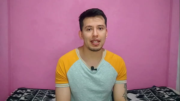 At 19 years old I received my aunt's husband's 21cm cock secretly at night when she was not at home