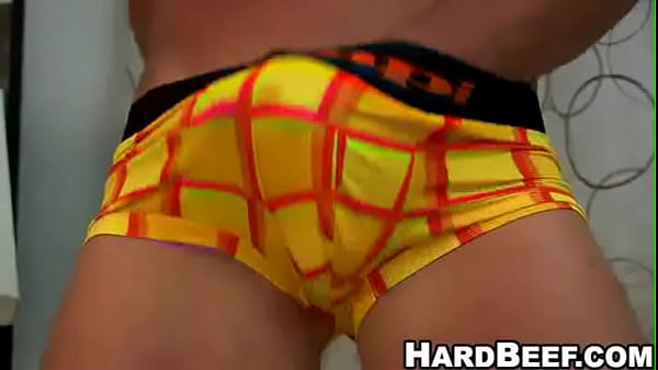 Muscular stud shows off his body before jerking off